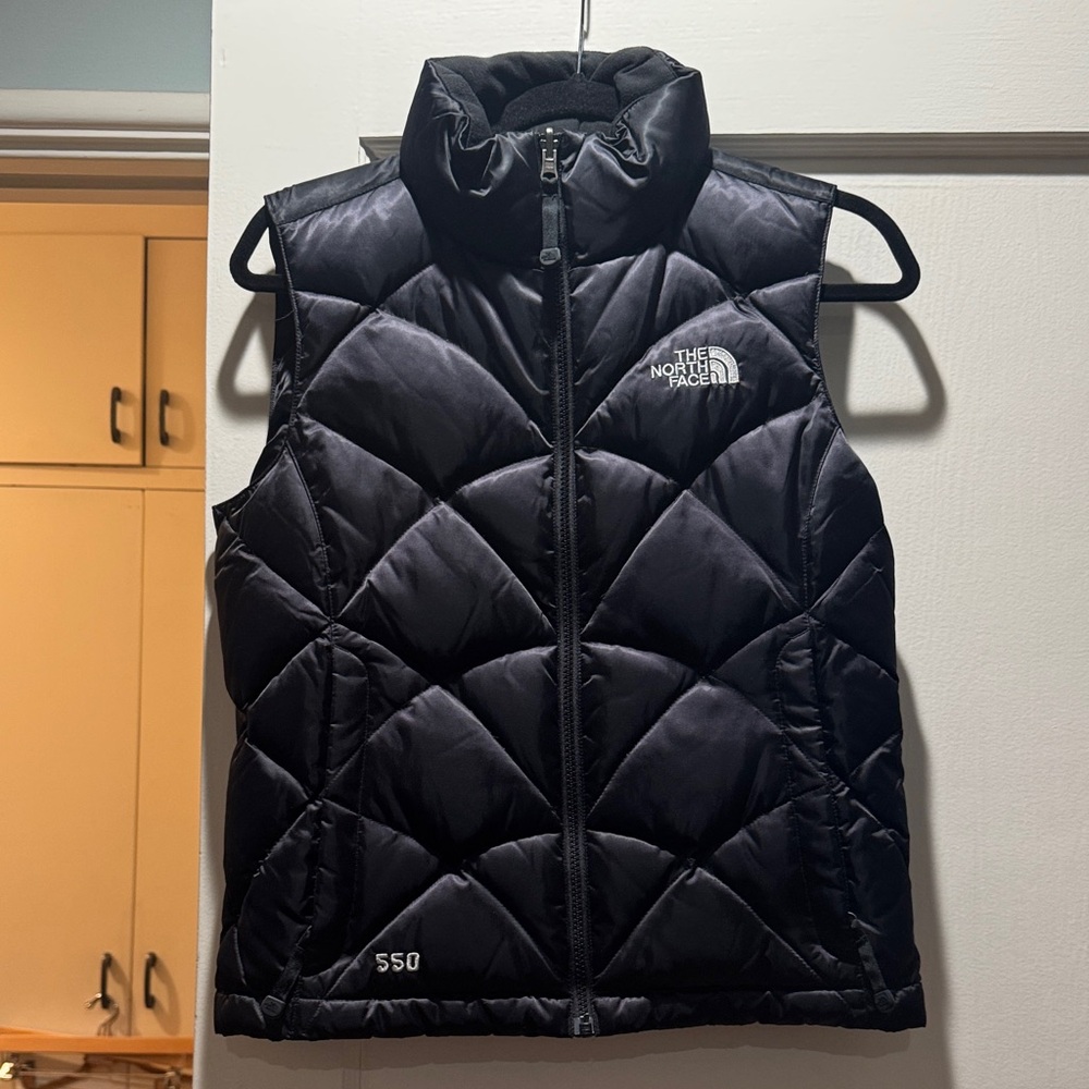 Never worn - The North Face Quilted Black Vest